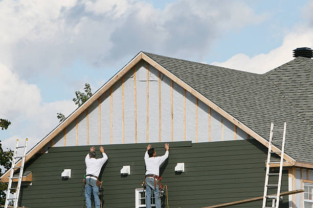 Professional Vinyl Siding technician working in Shippensburg, PA